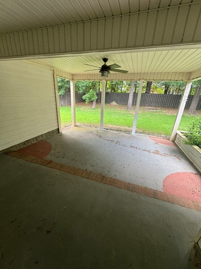 Building Photo - 377 Sandleton Way
