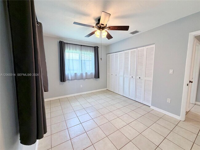Building Photo - 5101 SW 127th Pl