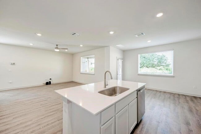 Building Photo - 2120 Ettalee Ct