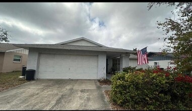 Building Photo - 2380 Timbercrest Cir W