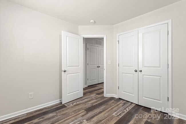 Building Photo - 117 Dogwood Vlg Trl