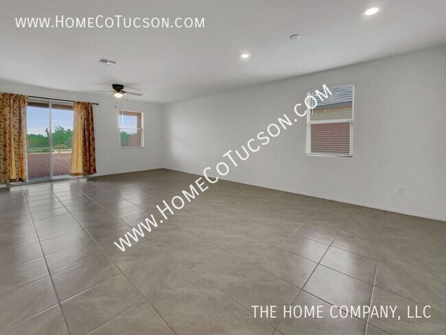 Building Photo - 5618 W Monterey Dr