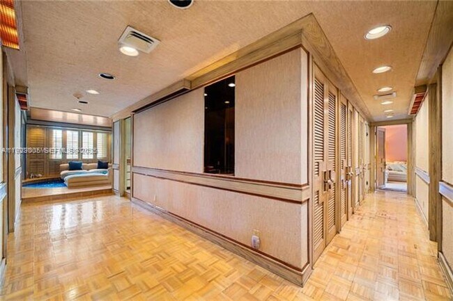 Building Photo - 11111 Biscayne Blvd