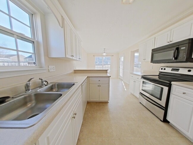 Building Photo - 113 Dozier Dr