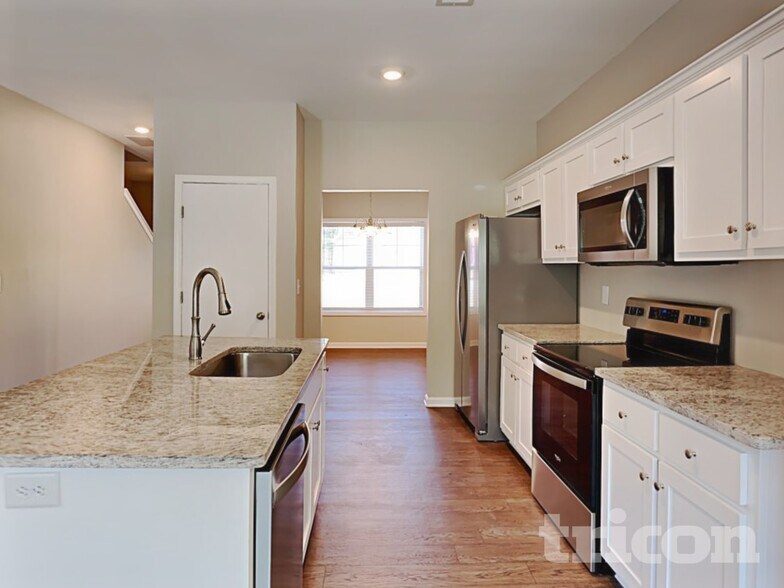 Building Photo - 215 Waters Edge Pkwy