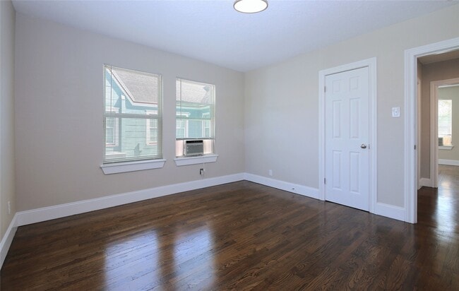 Building Photo - 5520 Lawson St