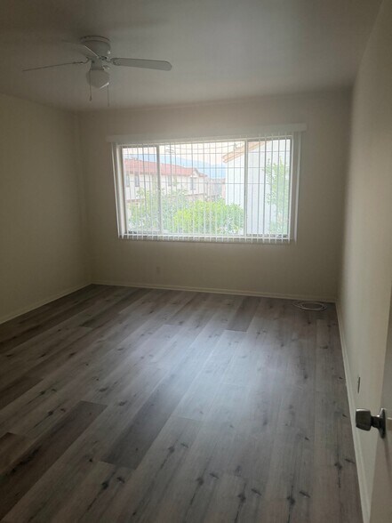 Building Photo - 918 W Huntington Dr