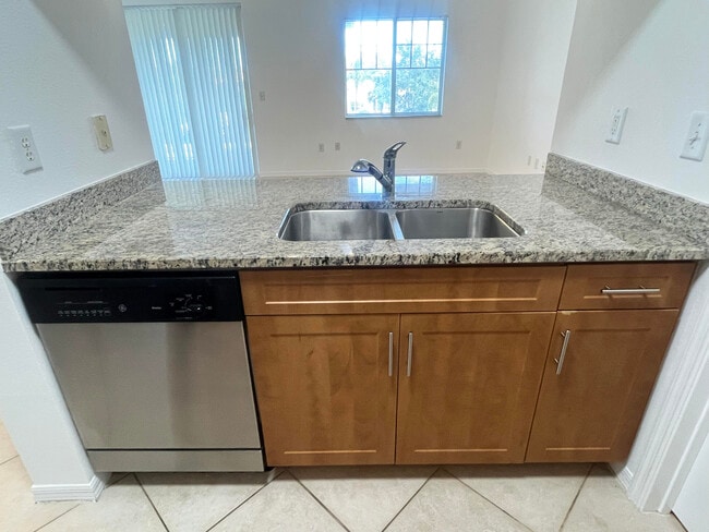 Building Photo - 6482 Emerald Dunes Dr