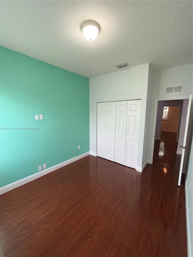 Building Photo - 4929 SW 140th Terrace