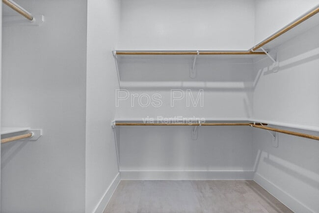 Building Photo - 410 Avenue L