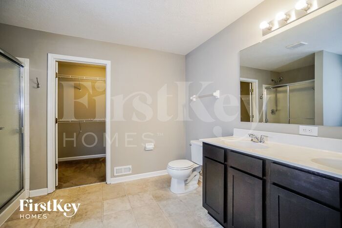 Building Photo - 270 Cloverhill Dr