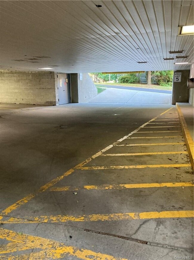 Building Photo - 36 Greenridge Ave