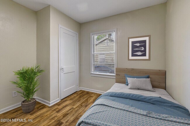 Building Photo - 4917 Dundee Rd