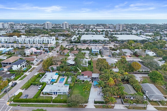 Building Photo - 311 SE 3rd Ave