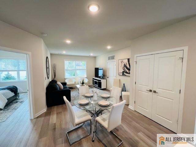 Building Photo - 463 Old Post Rd