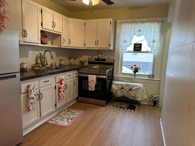 Building Photo - 269 N 1st Ave