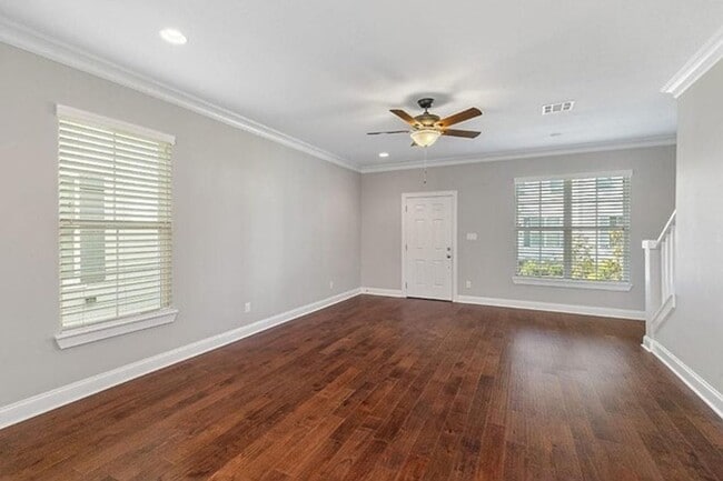 Building Photo - 1220 Pithon St