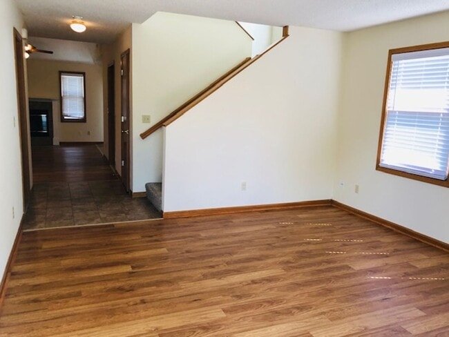 Building Photo - Updated 3 bed 2 bath with 2 car garage and a pool!