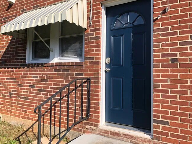 Building Photo - 13 Kemper Ave