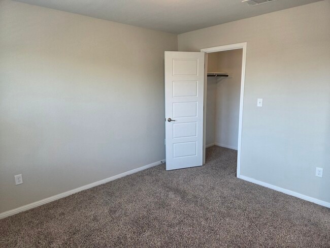 Building Photo - 2304 S Lakeline Blvd