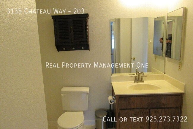 Building Photo - 3135 Chateau Way
