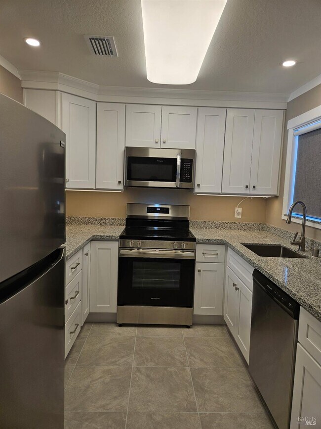 Building Photo - 2601 Sinclair Ave