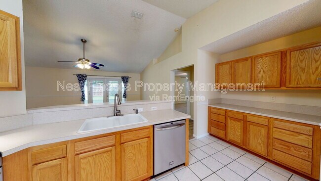 Building Photo - 1826 Blue Ridge Dr