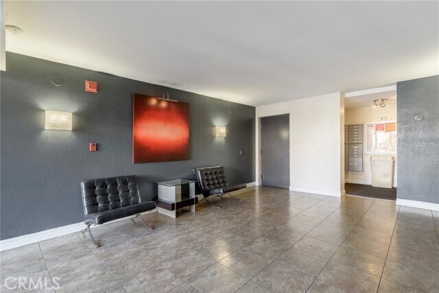 Building Photo - 5565 Canoga Ave