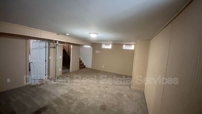 Building Photo - 921 Millikin St