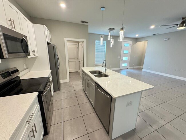 Building Photo - 13 Zinnia Ln