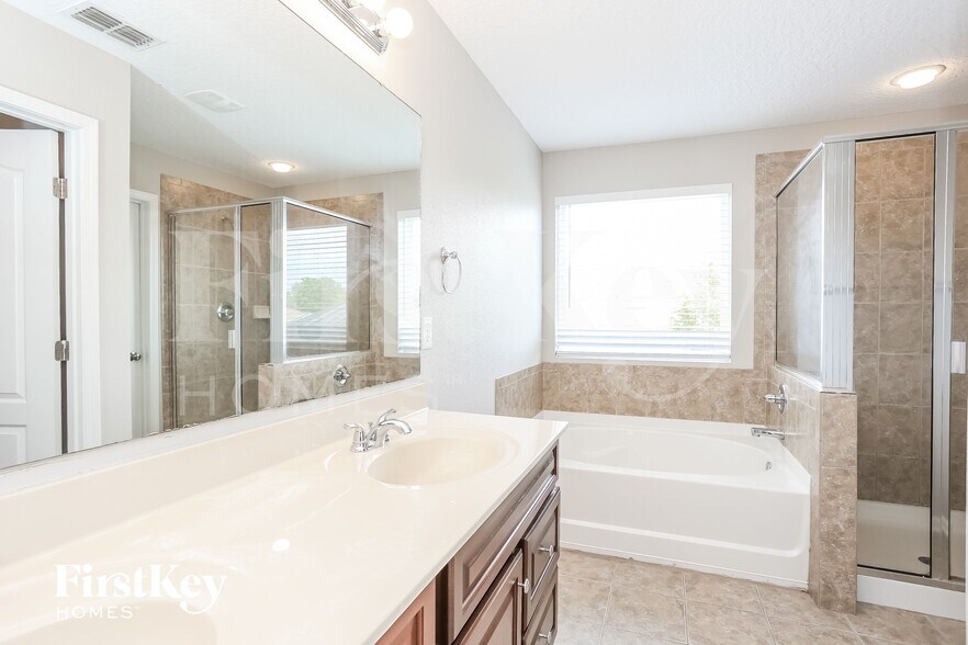 Building Photo - 12175 Georgia Oak Ct