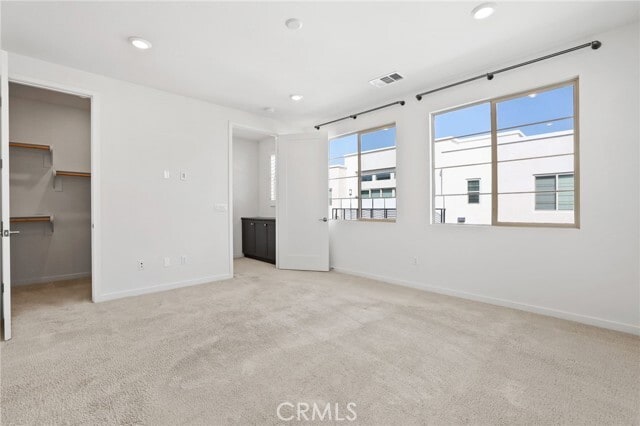 Building Photo - 321 Magnet