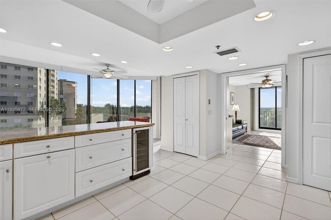 Building Photo - 4000 N Hwy A1A