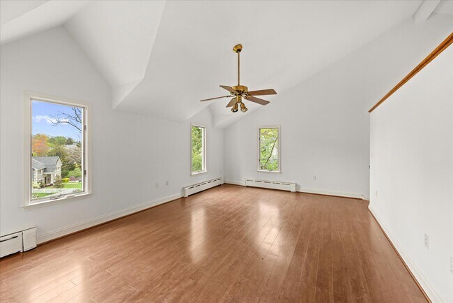 Building Photo - 6013 Selvyn Rd