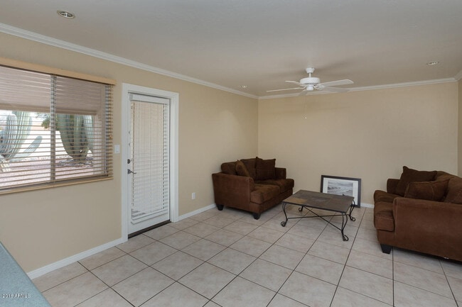 Building Photo - 610 E Malibu Dr