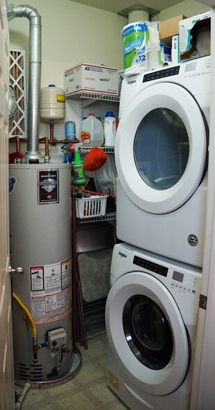 Laundry - 1061 Reserve Way