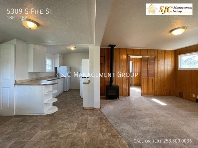 Building Photo - 5309 S Fife St