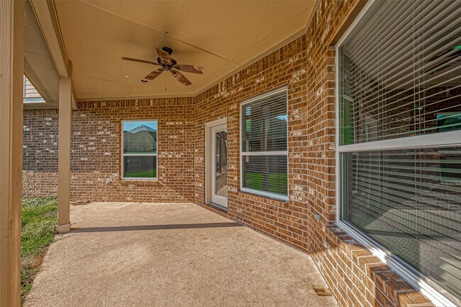 Building Photo - 30806 Academy Trace Dr