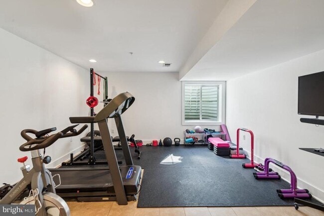 Building Photo - 1119 N Howard St