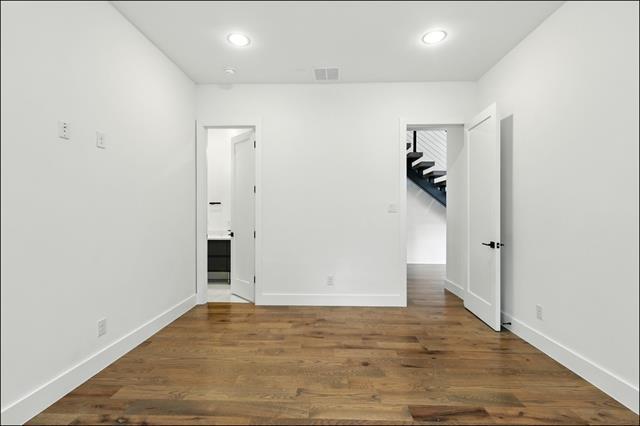 Building Photo - 3523 N Versailles Ave