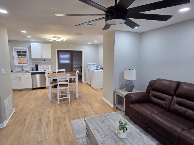 Building Photo - 3410 Lancing Ct