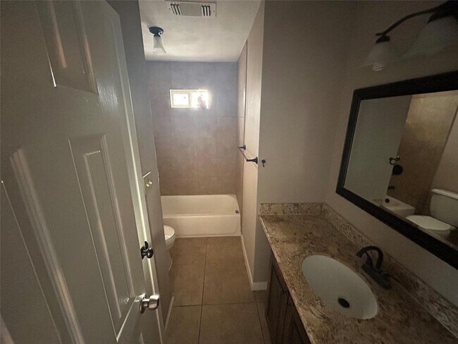 Building Photo - 13507 White Cliff Dr