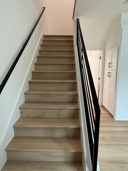 Staircase - 13620 Leadwell St