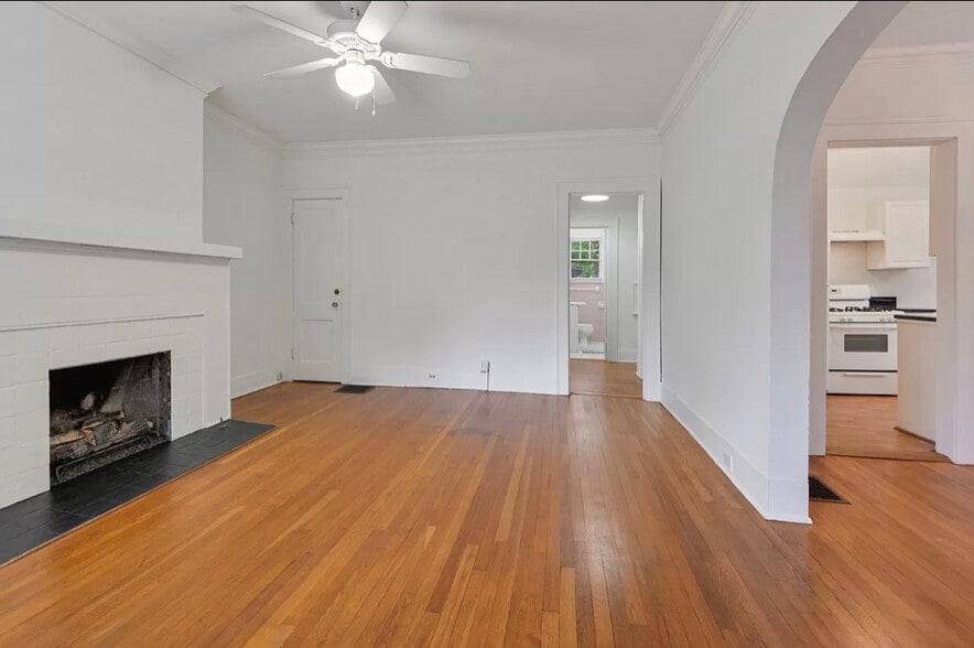 Living Room/Fireplace - 466 Burlington Rd NE