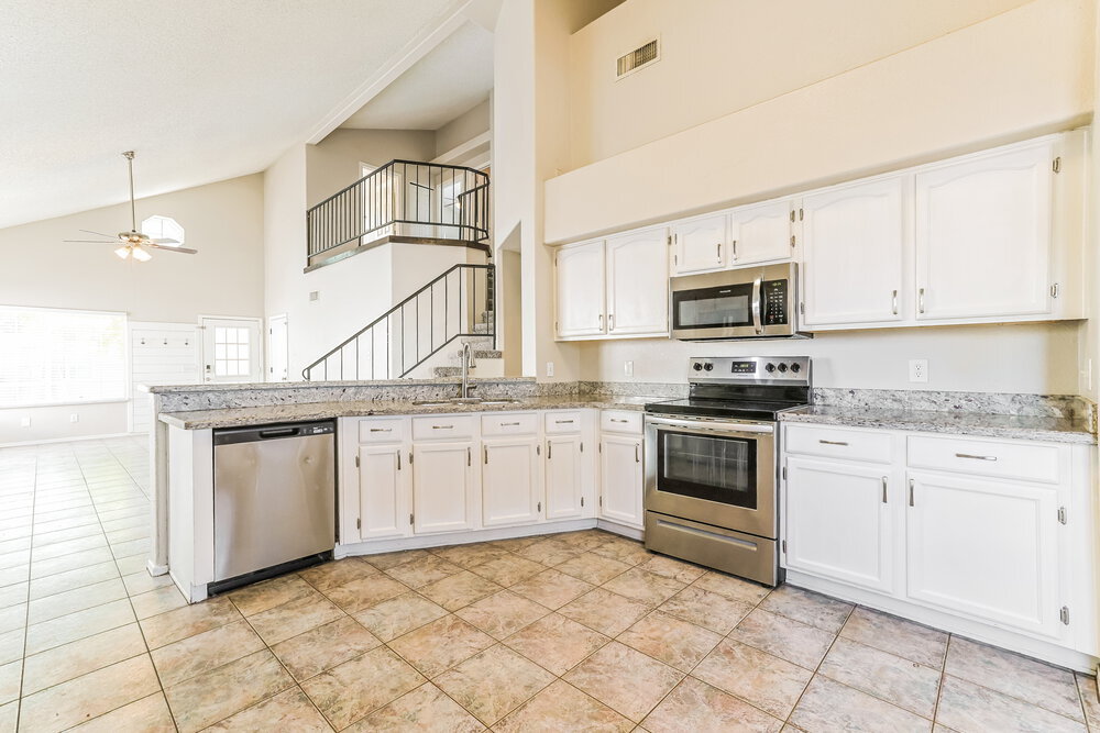 Building Photo - 441 S Maple