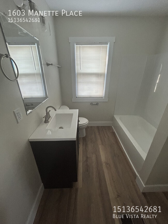 Building Photo - 1603 Manette Pl