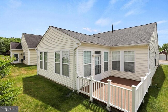 Building Photo - 17075 Four Seasons Dr