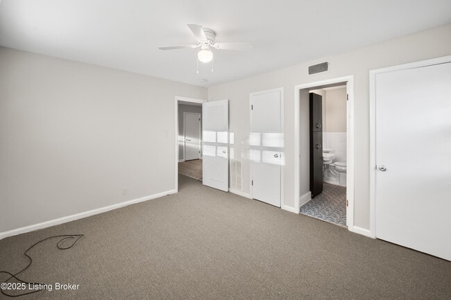 Building Photo - 2220 Heather Ln