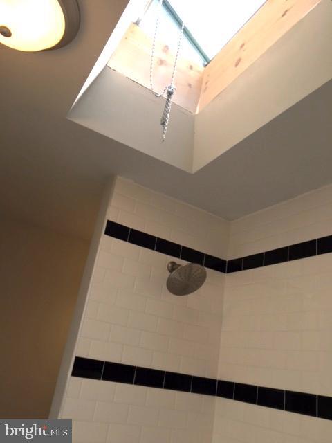 Building Photo - 2445 E Huntingdon St