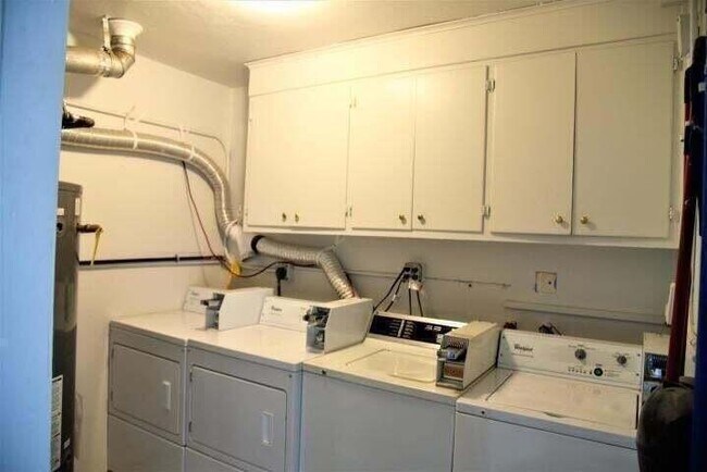 Building Photo - 101 S Palmway